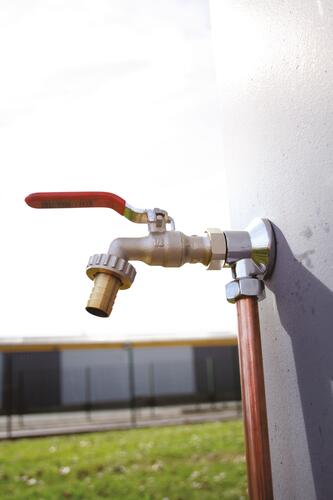 Robinet d'arrosage orientable à sphère avec raccord au nez - Somatherm